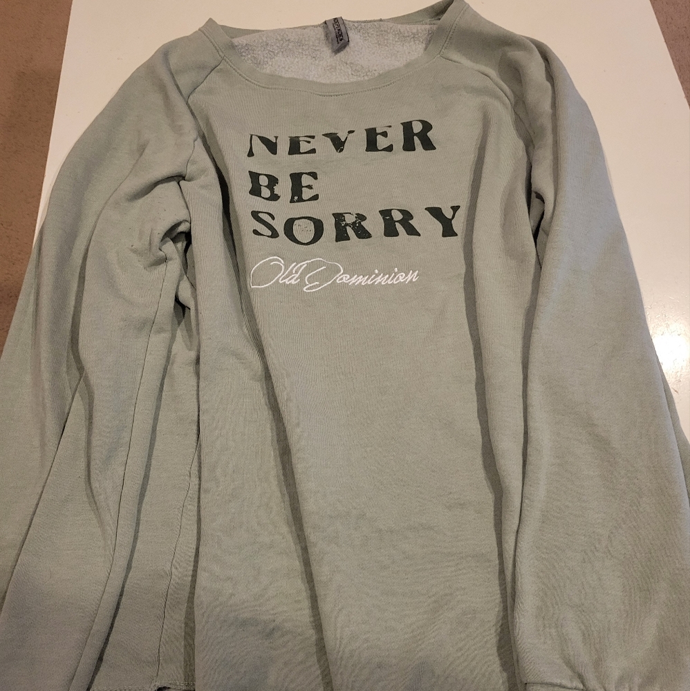 Old dominion sweater XL